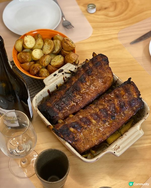 打風都唔怕！焗黑毛豬金沙骨😋！