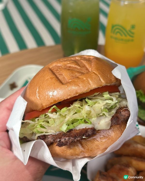 一邊望住靚靚海景😍 一邊嘆美味漢堡🥰