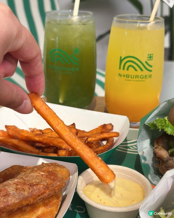 一邊望住靚靚海景😍 一邊嘆美味漢堡🥰