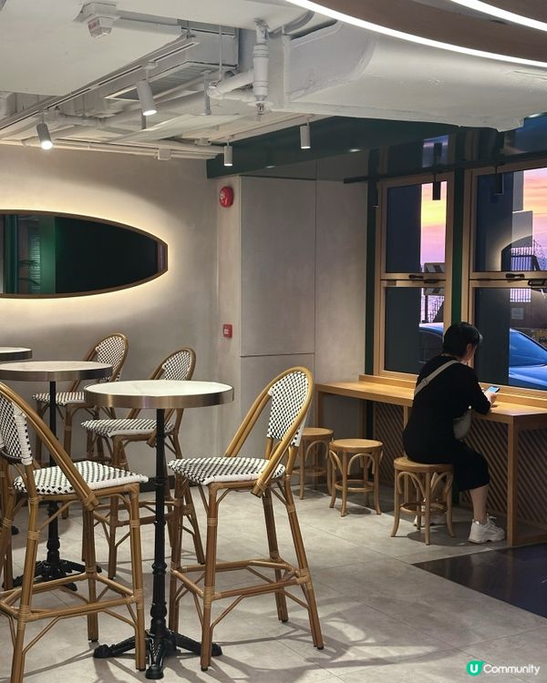 一邊望住靚靚海景😍 一邊嘆美味漢堡🥰