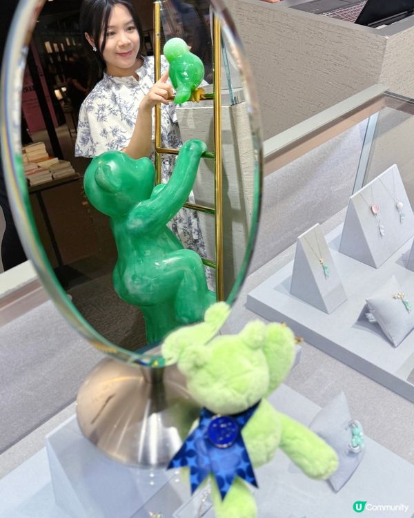 藏身書店內的💎珠寶藝術展