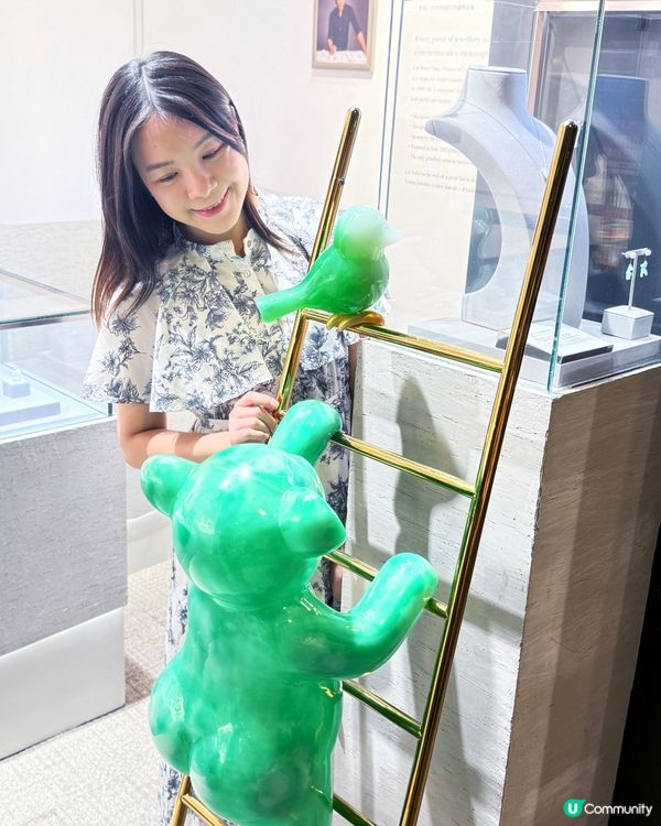 藏身書店內的💎珠寶藝術展