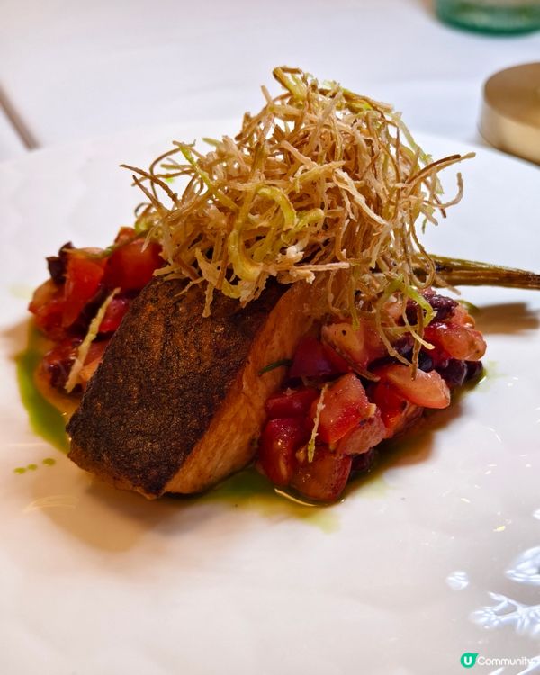 望著維港景享用高級意大利菜