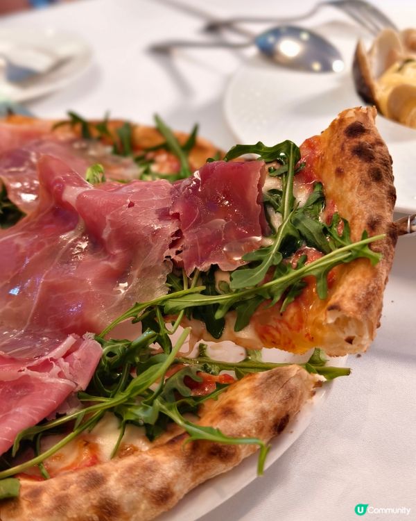 望著維港景享用高級意大利菜