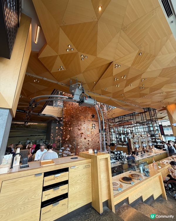 最美的日本星巴克-東京烘焙工坊 