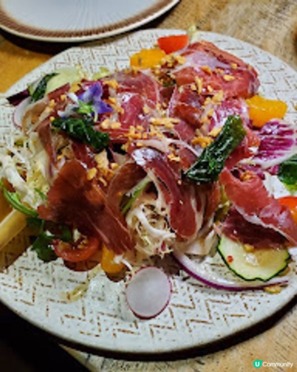 Kaboom．維港夜景配創新泰菜 天台chill住食