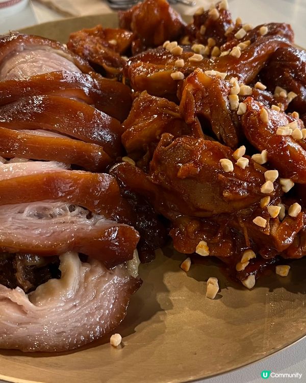 滿足五香豬腳半半！😋 原味辣味雙重滿足！🤤