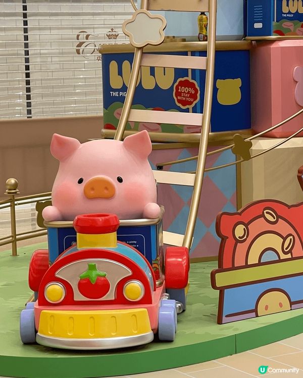 屯門市中心有超巨大lulu豬！
