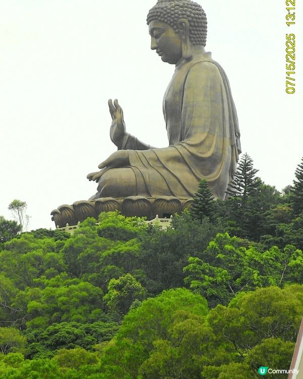 昨日是我的日生日，一家人去了昂坪纜車慶祝生日，正日生日免費