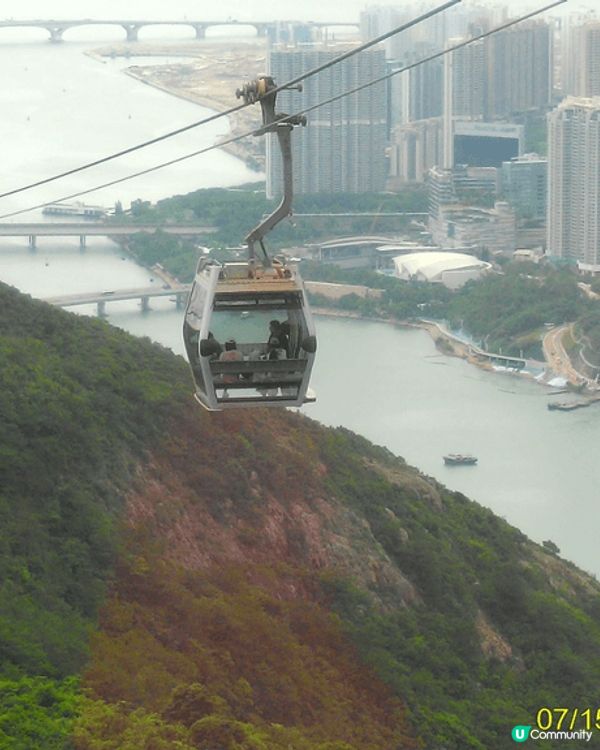 昨日是我的日生日，一家人去了昂坪纜車慶祝生日，正日生日免費