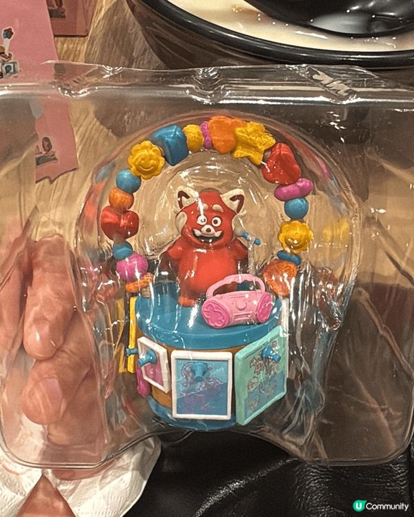 落雨行街購物都需要長時間，所以挑選合適的底妝十分重要，令成個...