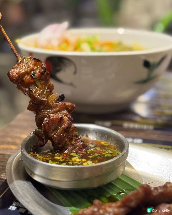 中環人氣泰菜🇹🇭！豬肉串燒超正😋！泰北咖喱麵餐廳名物！