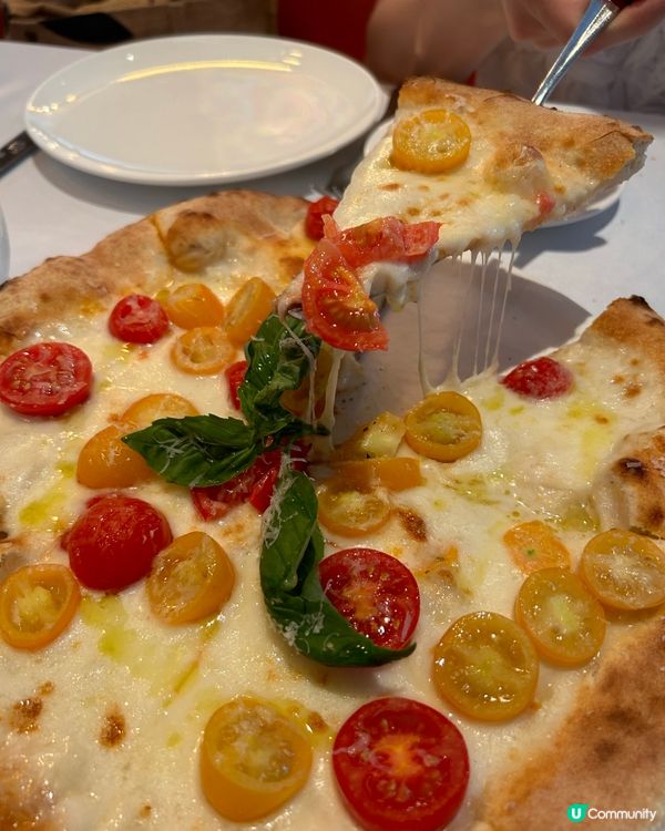 1.  正宗意菜😋！芝士控必去！石窯Pizza🍕！