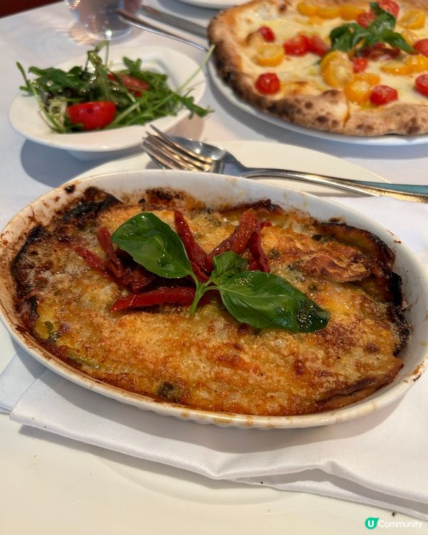 1.  正宗意菜😋！芝士控必去！石窯Pizza🍕！