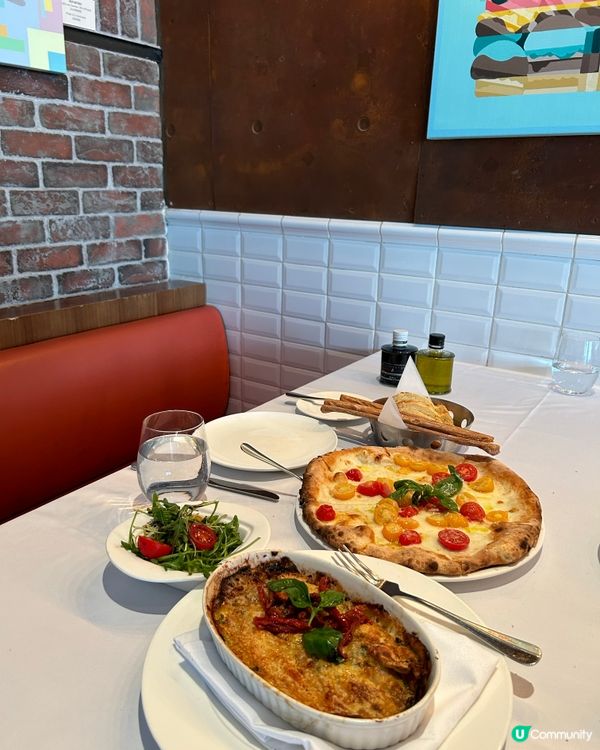 1.  正宗意菜😋！芝士控必去！石窯Pizza🍕！