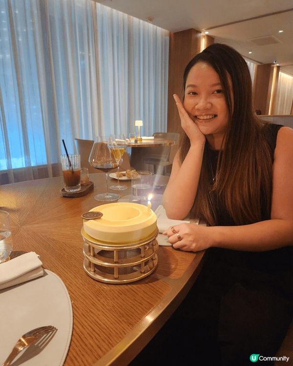 眼妝膏妝都係日常打電話，欠頭髮造型💇‍♀️只有普通放頭髮，未...