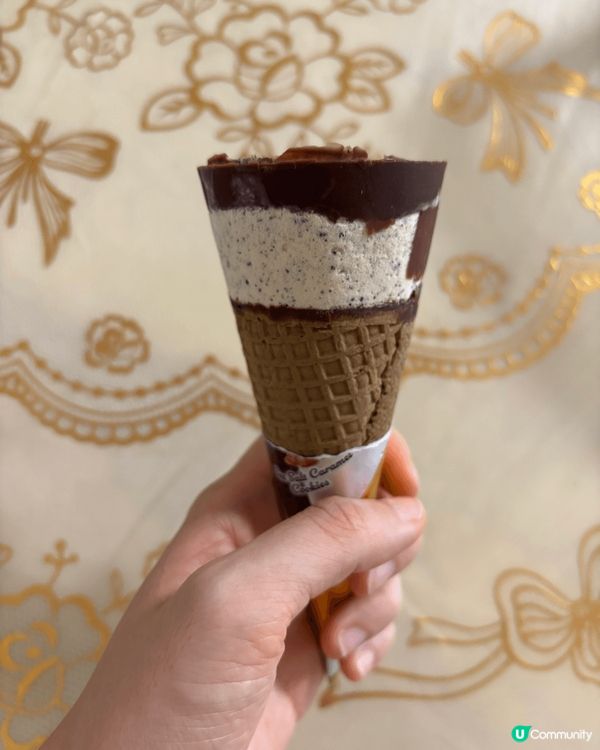 海鹽焦糖oreo 味雪糕係阿菠蘿新出既黑牛系列甜筒，整體不遜...