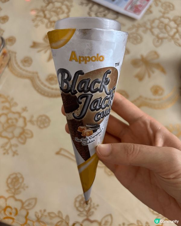 海鹽焦糖oreo 味雪糕係阿菠蘿新出既黑牛系列甜筒，整體不遜...