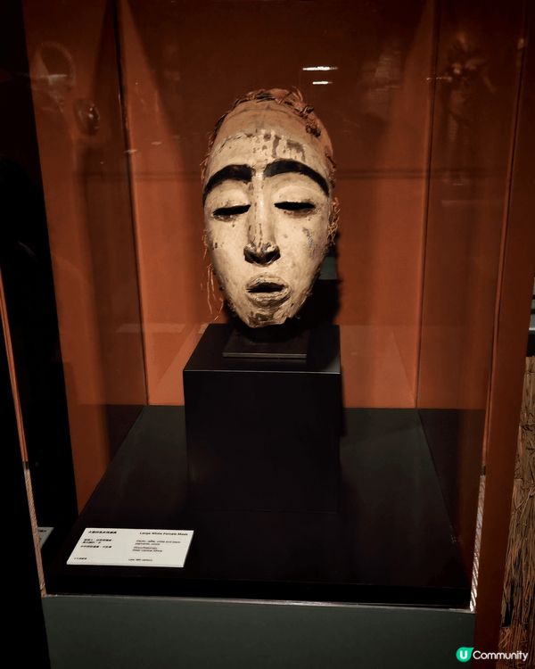 現在城市大學般哥展覽館的'召喚無形”中部非洲藝術展十分值得欣...