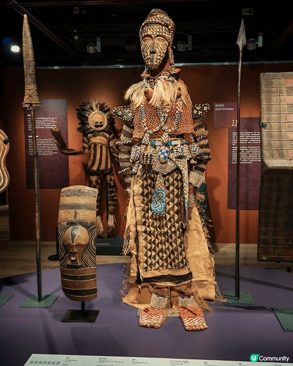 現在城市大學般哥展覽館的'召喚無形”中部非洲藝術展十分值得欣...