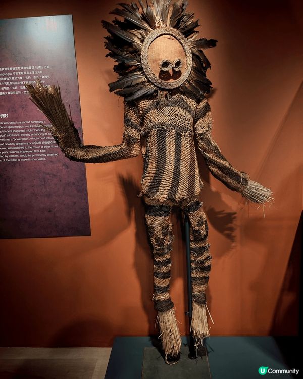 現在城市大學般哥展覽館的"召喚無形”中部非洲藝術展十分值得欣...