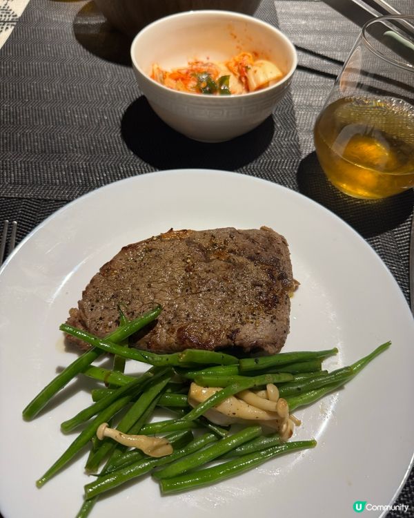 香煎牛扒🥩+蒜香青豆🍄！今晚食好啲😋！