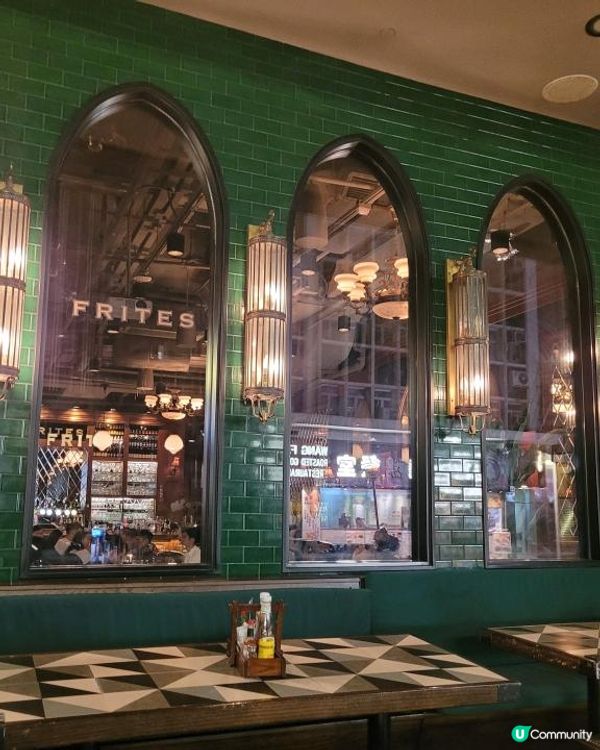 最佳聚腳點 @ FRITES ( 中環 )