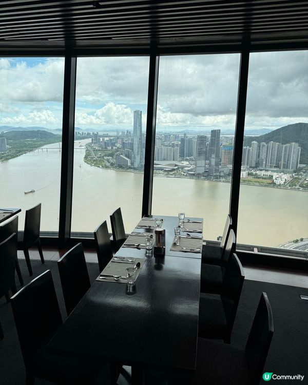 澳門旅遊塔360度全景自助餐🤤