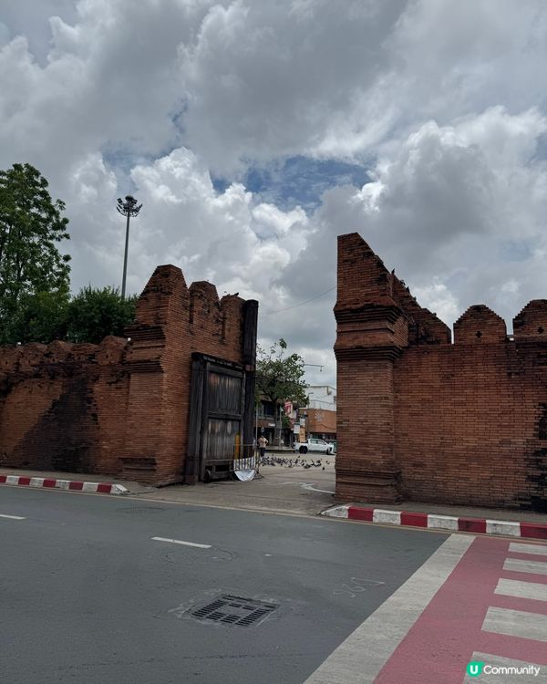 清邁古城門打卡📸！穿越時空之旅🏯！