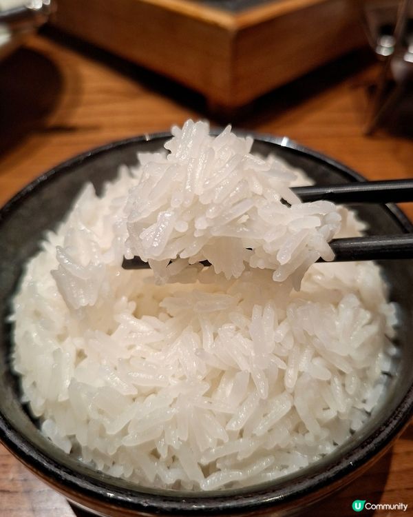 炭燒豬頸肉，外脆內嫩，滿足味蕾