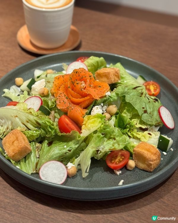 鰂魚涌美食遊記！木系咖啡店☕️😋超正開心果芝士蛋糕💚