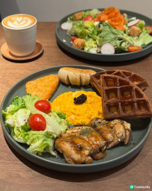 鰂魚涌美食遊記！木系咖啡店☕️😋超正開心果芝士蛋糕💚