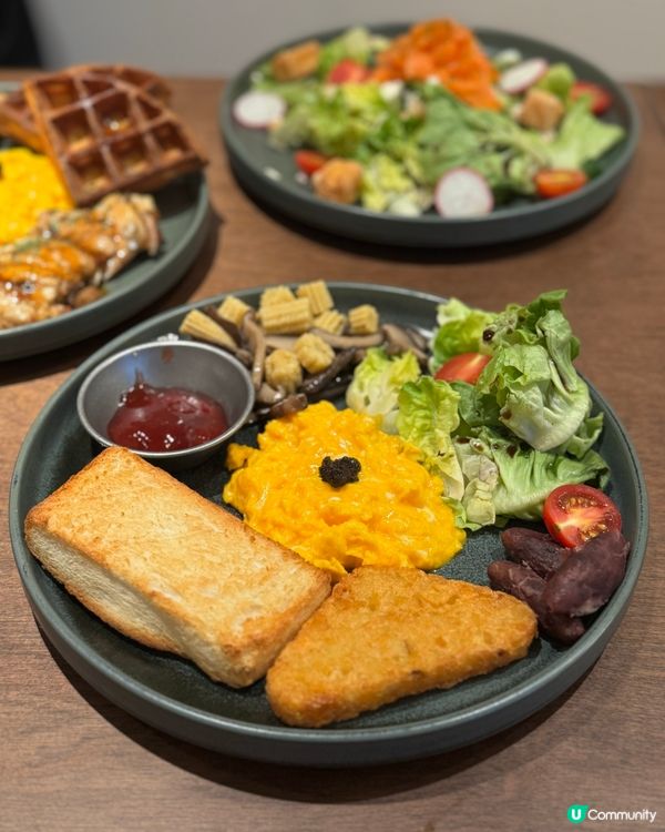 鰂魚涌美食遊記！木系咖啡店☕️😋超正開心果芝士蛋糕💚