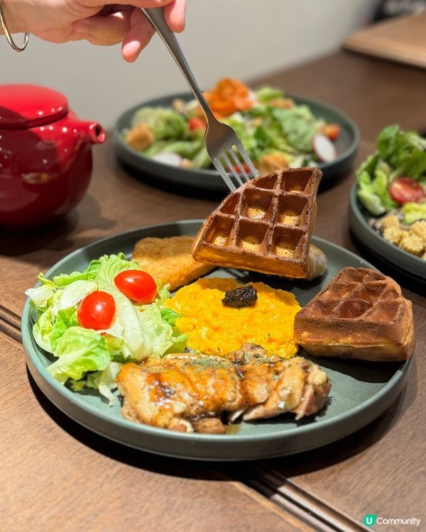 鰂魚涌美食遊記！木系咖啡店☕️😋超正開心果芝士蛋糕💚