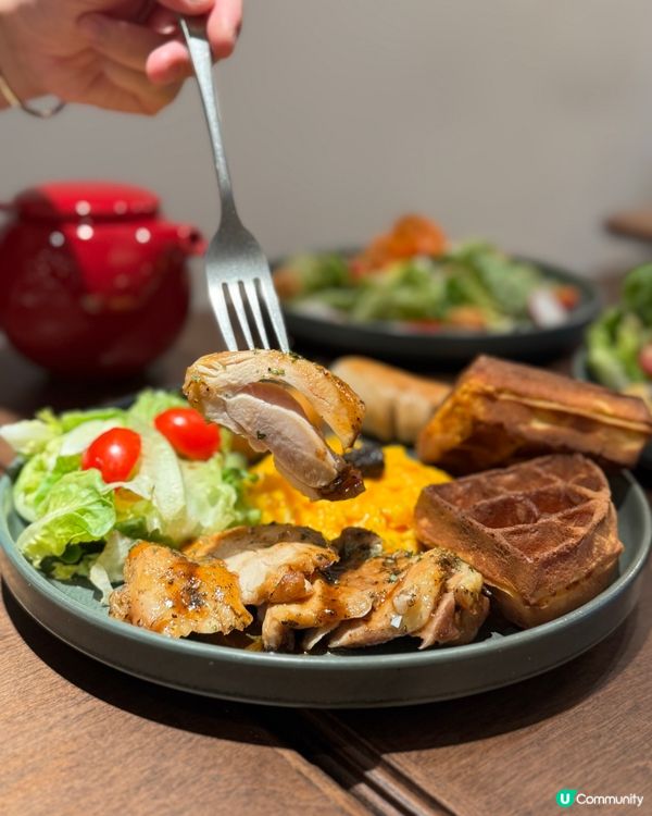 鰂魚涌美食遊記！木系咖啡店☕️😋超正開心果芝士蛋糕💚