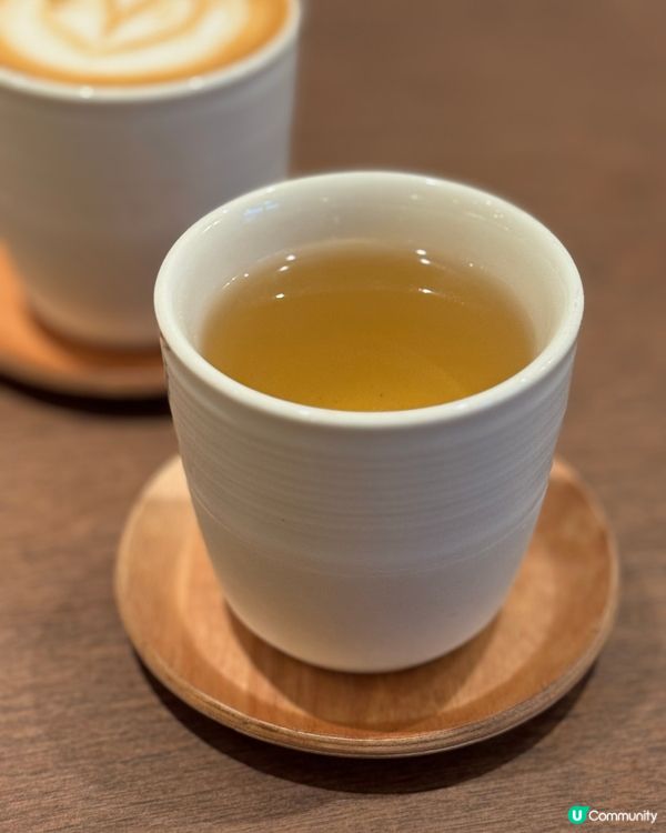 鰂魚涌美食遊記！木系咖啡店☕️😋超正開心果芝士蛋糕💚