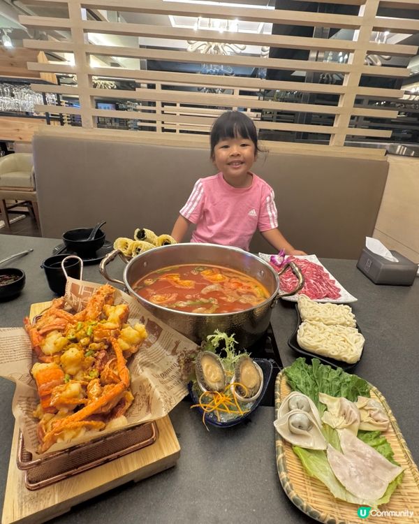 有playroom 既打邊爐🍲！仲有大大隻新鮮龍蝦🦞