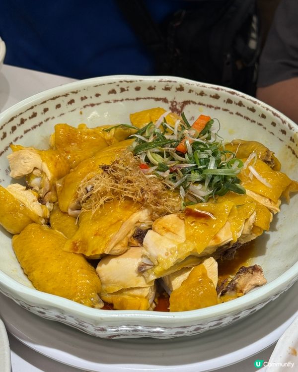 人人都話飲牛奶🥛會高… 咁究竟牛奶冰室嘅職員，又高唔高呢？🤡