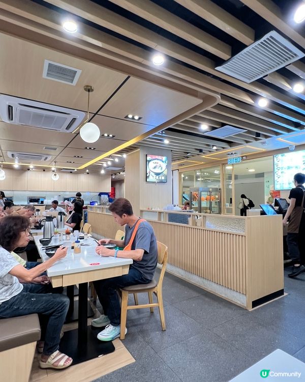 而家出名嘅粥舖大師傅