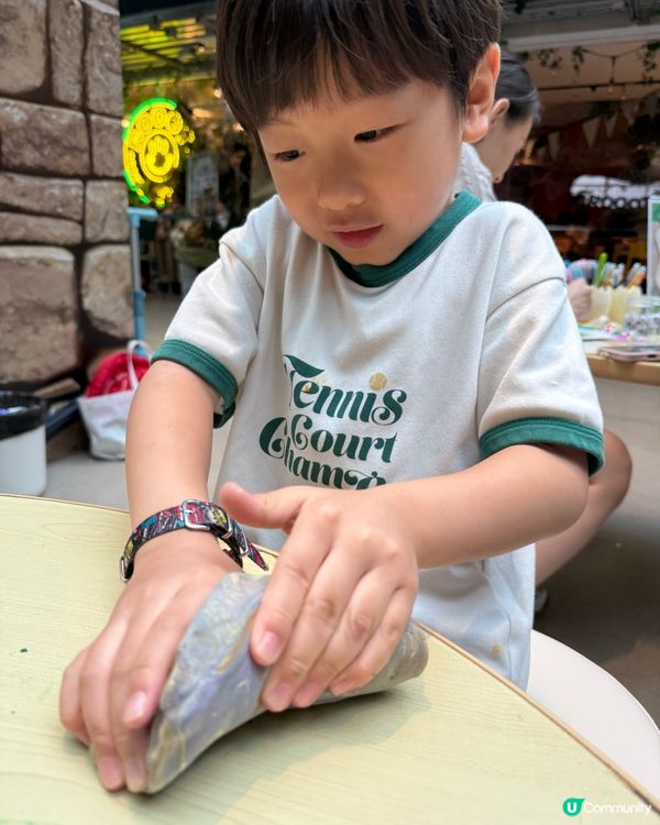 小朋友恐龍探險記🦖！開心果甜品😋！