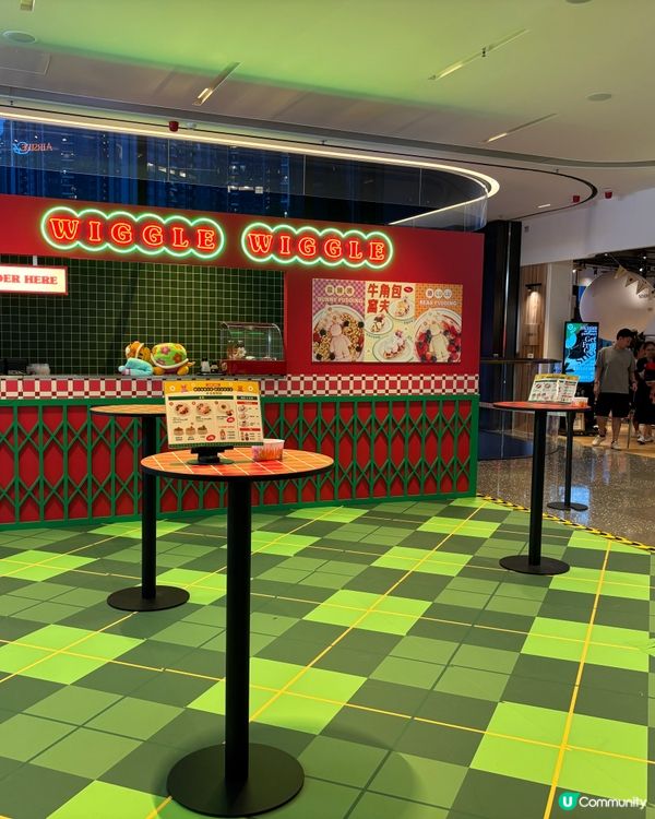 AIRSIDE 2米高Wiggle Bear＋港味打卡場景