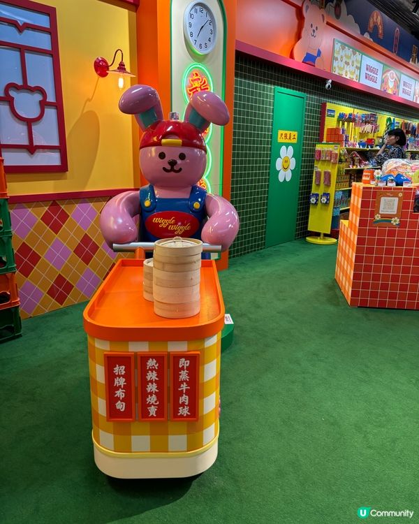 AIRSIDE 2米高Wiggle Bear＋港味打卡場景