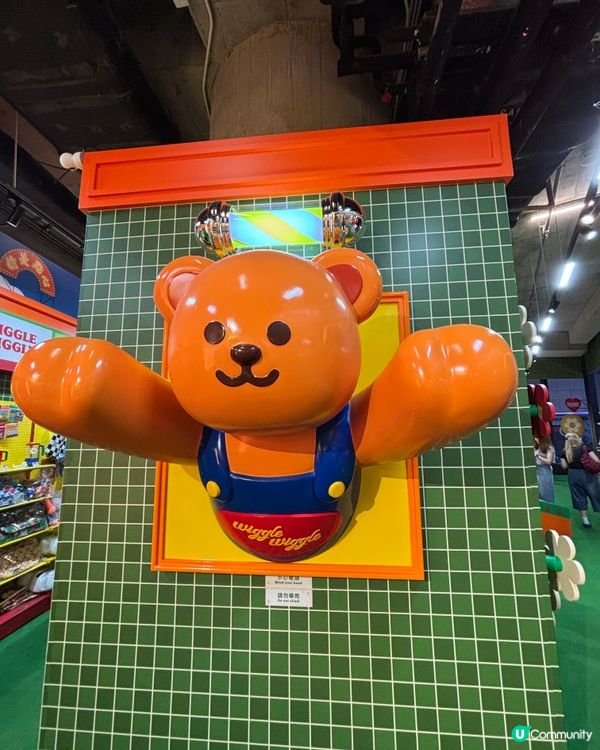 AIRSIDE 2米高Wiggle Bear＋港味打卡場景