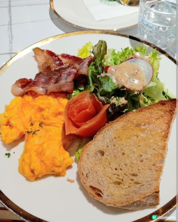 煙三文魚炒蛋早餐夠哂健康😍