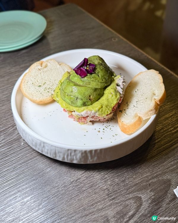 尖咀歐派餐廳！牛油果牛肉他他超正😋！約會聚餐首選！