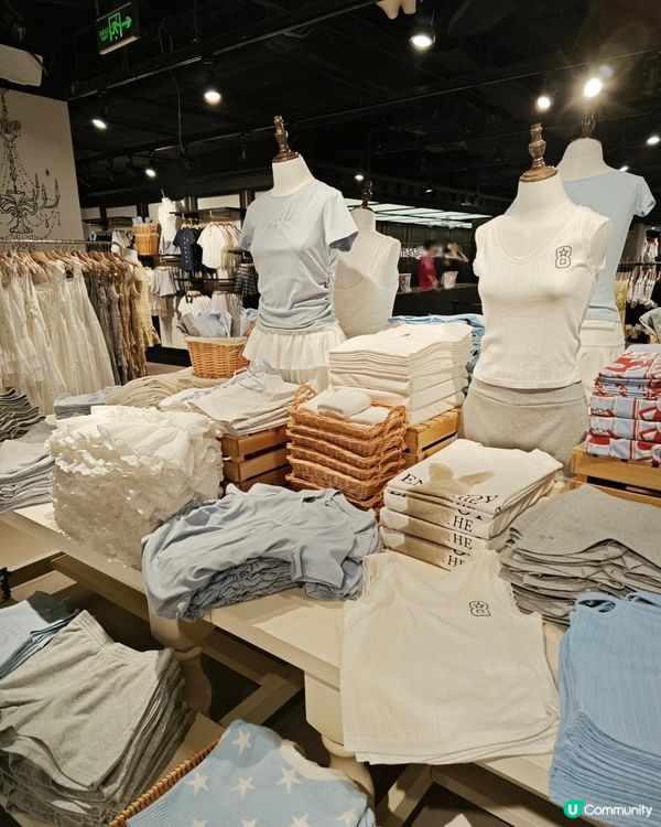 顏值在線！買衣服衝衝衝！w.management