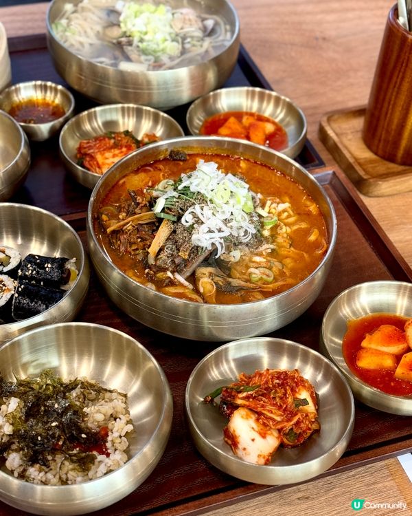 全港開咗十間分店嘅韓國刀削麵專門店,我終於都去試啦!餐廳裝潢...