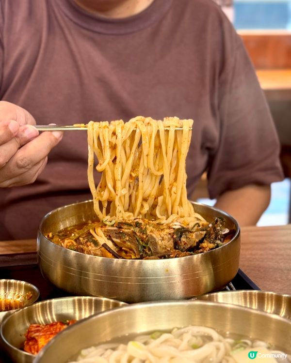 全港開咗十間分店嘅韓國刀削麵專門店,我終於都去試啦!餐廳裝潢...