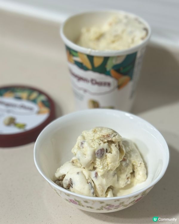 終於食到開心果雪糕啦！😋