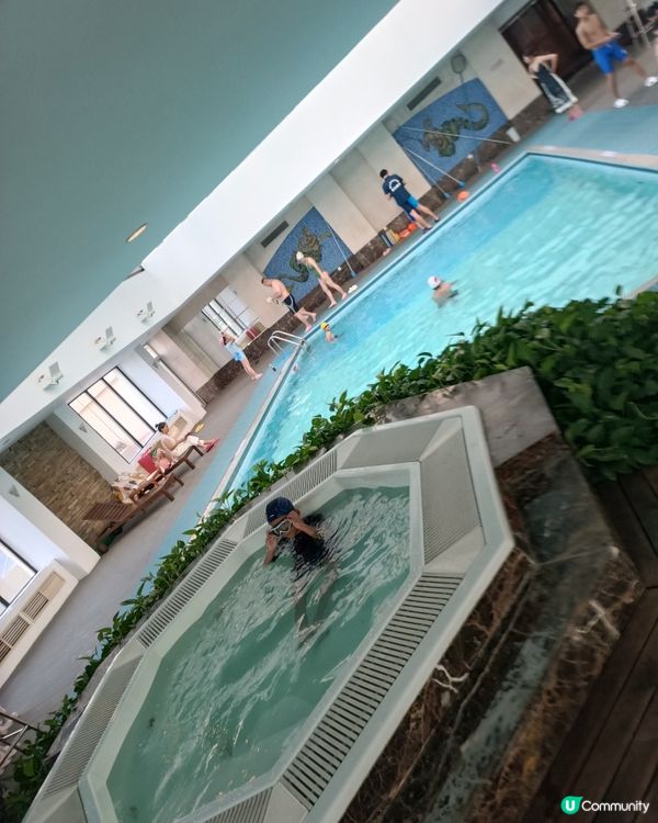 酒店室內游泳池 有桑拿又有按摩池